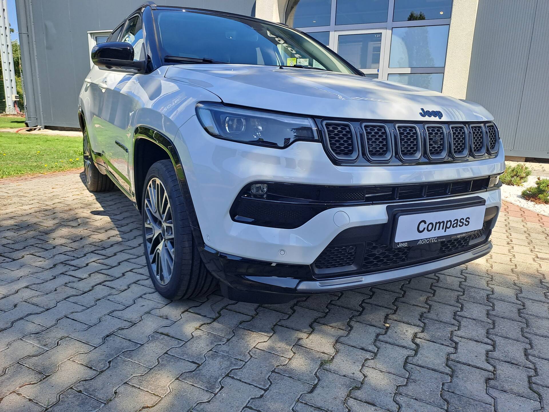 Jeep Compass 1.3 SUMMIT PHEV 240k