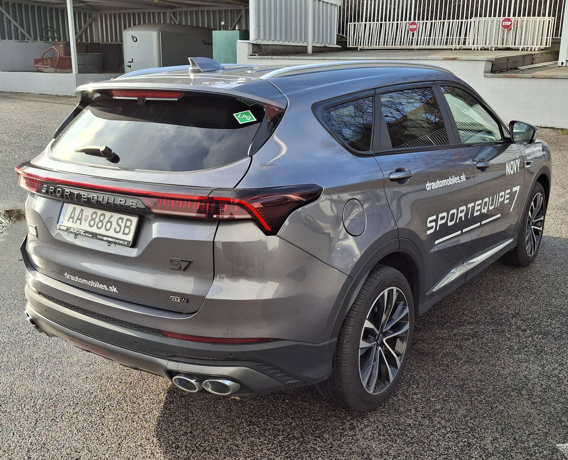 product-gallery-image